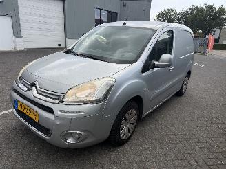 uszkodzony samochody ciężarowe Citroën Berlingo Marge 1.6 e-HDI 500 Club Economy 2014/5