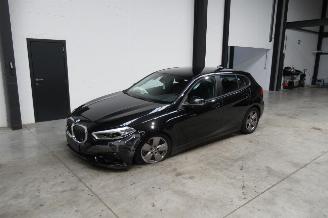 Schadeauto BMW 1-serie SEDAN 2021/8