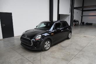 uszkodzony samochody osobowe Mini Cooper SEDAN 2017/5
