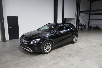 Voiture accidenté Mercedes GLA SEDAN 2019/5