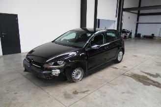 krockskadad bil auto Volkswagen Golf TRENDLINE 2019/8