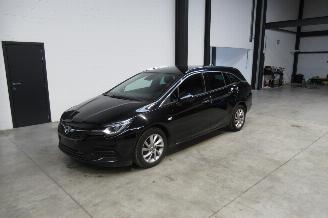 krockskadad bil auto Opel Astra ELEGANCE 2021/3