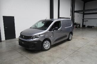 krockskadad bil bedrijf Peugeot Partner CAMIONETTE 2021/9