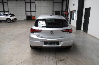 Opel Astra SEDAN picture 4