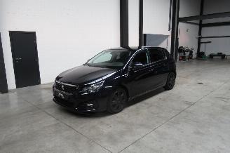 Damaged car Peugeot 308 STYLE 2019/2