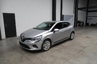 krockskadad bil auto Renault Clio SEDAN 2019/9