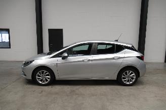 Opel Astra SEDAN picture 2
