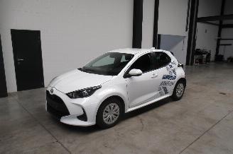 skadebil auto Toyota Yaris HYBRID 2024/3