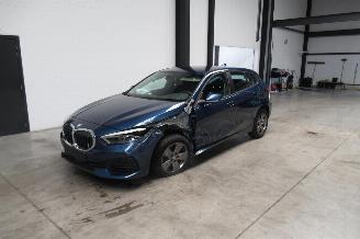 krockskadad bil auto BMW 1-serie ADVANTAGE 2023/3