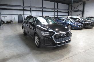 Audi Q3 SUV picture 6