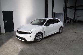 damaged passenger cars Opel Astra EDITION 2024/2