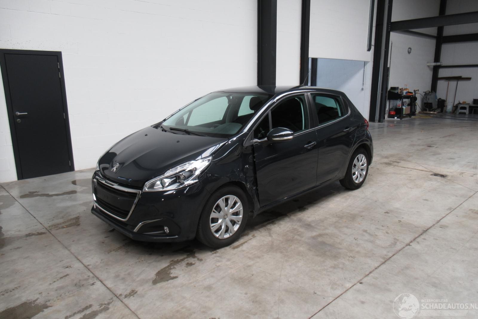 Peugeot 208 SEDAN