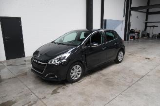 krockskadad bil auto Peugeot 208 SEDAN 2019/4