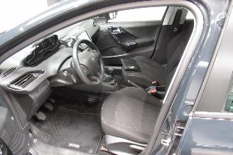 Peugeot 208 SEDAN picture 10