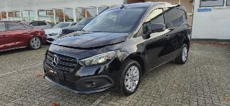 Schadeauto Mercedes Citan 110CDI Automaat*Navigatie*digitaal Display 9,5Inch*Camera*Comfort stoelen*Licht Paket*Aluminium velgen* 2025/3