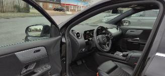 Mercedes GLA 180 Benzine *Automaat*LED*Airconditioning*DAB*Comfortstoelen*Camera*Parkeer pakket* picture 11
