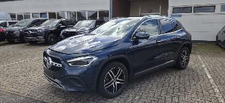 Vaurioauto  passenger cars Mercedes GLA 200d 2022/6