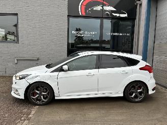Schadeauto Ford Focus FORD FOCUS ST 2015 2015/9
