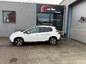 Schadeauto Peugeot 2008 Peugeot 2008 1.6d 2015 2015/10