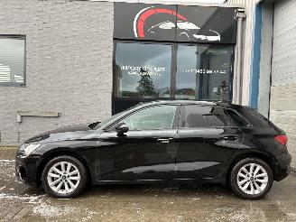 Schadeauto Audi A3 AUDI A3 2.0D DSG 2021 2021/8