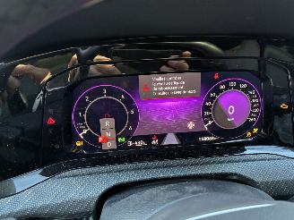 Volkswagen Golf VW GOLF 8 2.0TDI DSG R LINE picture 18