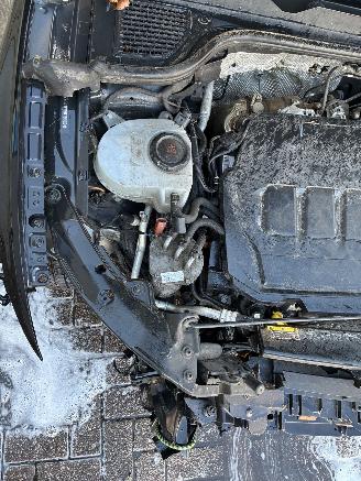 Volkswagen Golf VW GOLF 8 2.0TDI DSG R LINE picture 7