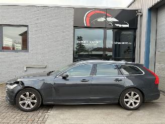 Damaged car Volvo V-90 Volvo V90 2.0d 2019 2019/4