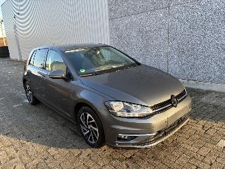 Damaged car Volkswagen Golf VW GOLF 7 1.6TDI DSG 2018 2018/12
