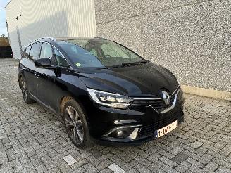 Vaurioauto  passenger cars Renault Grand-scenic RENAULT SCENIC 1.5D AUTOMAAT 2018 7 ZIT 2018/10