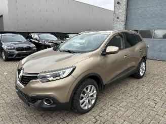 damaged passenger cars Renault Kadjar RENAULT KADJAR 1.6D 2016 2016/6