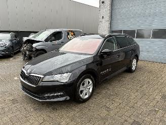 Schadeauto Skoda Superb SKODA SUPERB 2.0D DSG 2021 2021/11