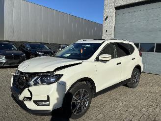 krockskadad bil auto Nissan X-Trail NISSAN X-TRAIL 1.7D 2019 7 ZIT 2019/6