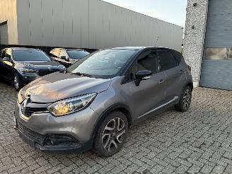 Voiture accidenté Renault Captur RENAULT CAPTUR 1.5D 2017 2017/1