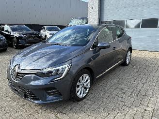 skadebil auto Renault Clio RENAULT CLIO 1.5D 2021 2021/12