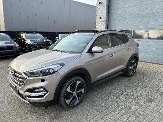 Voiture accidenté Hyundai Tucson HYUNDAI TUCSON 2.0D 2017 2017/2