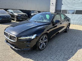  Volvo S-60 VOLVO S60 2.0I R 2019 2019/6