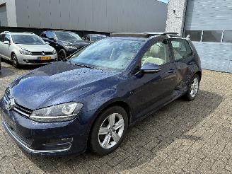 krockskadad bil auto Volkswagen Golf VW GOLF 7 1.6TDI 2016 2016/5