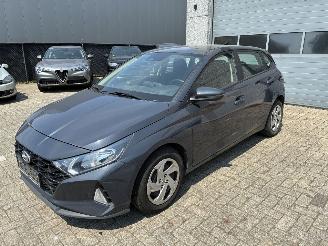 damaged passenger cars Hyundai I-20 HYUNDAI I20 1.0I AUTOMAAT 2022 2022/11