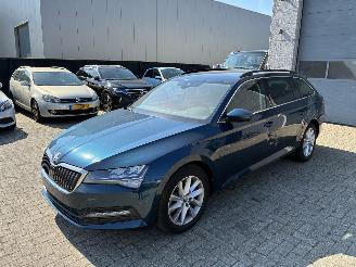 krockskadad bil auto Skoda Superb SKODA SUPERB 2.0D DSG 2022 2022/4