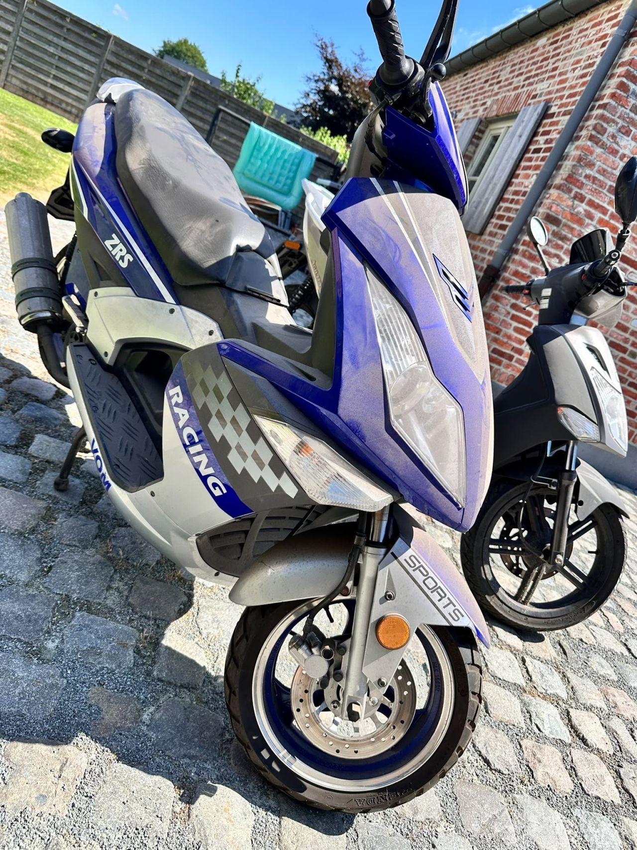Sym  2 X SCOOTER 125 GEEN SLEUTEL GEEN DOCUMENT