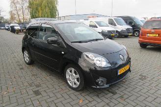 Vaurioauto  passenger cars Renault Twingo Renault Twingo - 1.2-16V Miss 2011/6