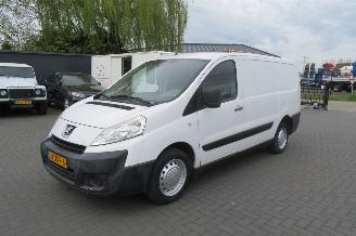 uszkodzony samochody ciężarowe Peugeot Expert 229 2.0 HDI L2H1 2008/9