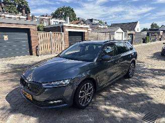 Auto incidentate Skoda Octavia 1.5 eTSI Sport AUTOMAAT 2021/1