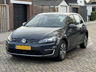 skadebil auto Volkswagen e-Golf AUTOMAAT 2017/1