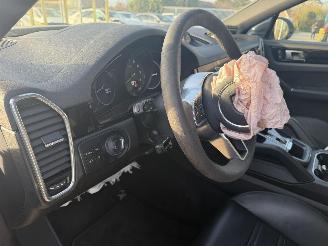 Porsche Cayenne E-HYBRID SPORT picture 22