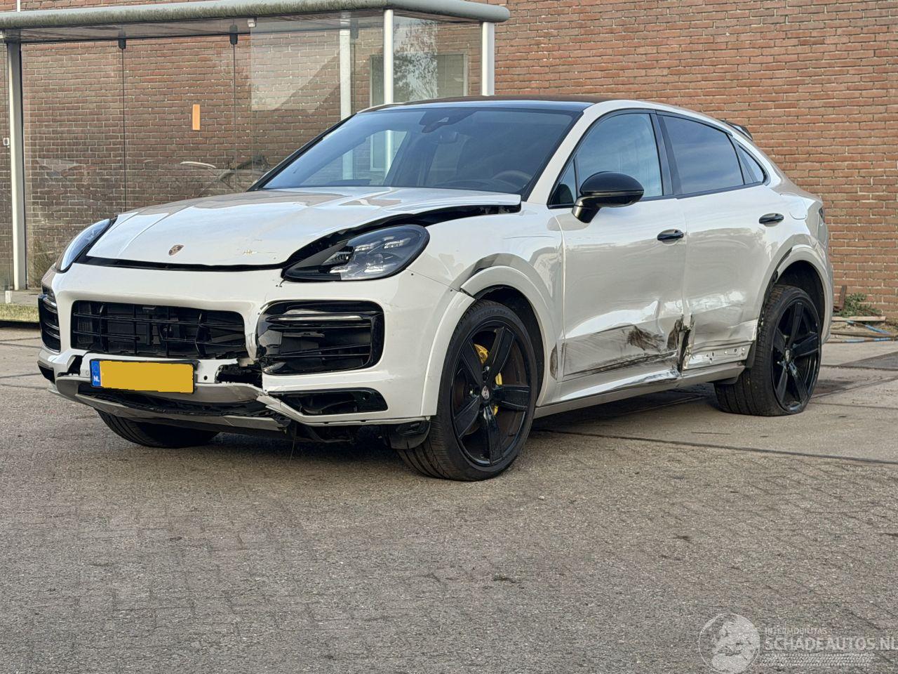 Porsche Cayenne E-HYBRID SPORT