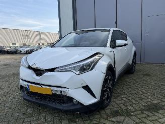 krockskadad bil auto Toyota C-HR 1.8 Hybride 2019/1
