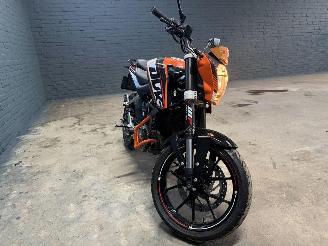 Unfall Kfz Motorrad KTM 125 Duke KTM Tour 125 Duke 2015/1