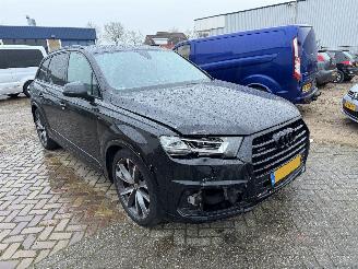 Damaged car Audi Q7 3.0 TDI QUATTRO 7 PERS S Line 2015/1