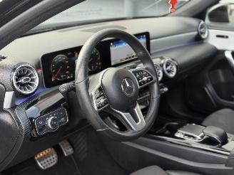 Mercedes A-klasse A200 AMG PANO SFEER picture 27